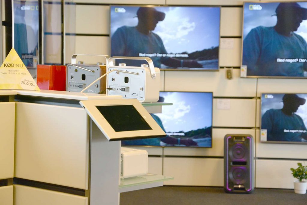 I Diana Radios butik har du mulighed for at se og afprøve før du køber