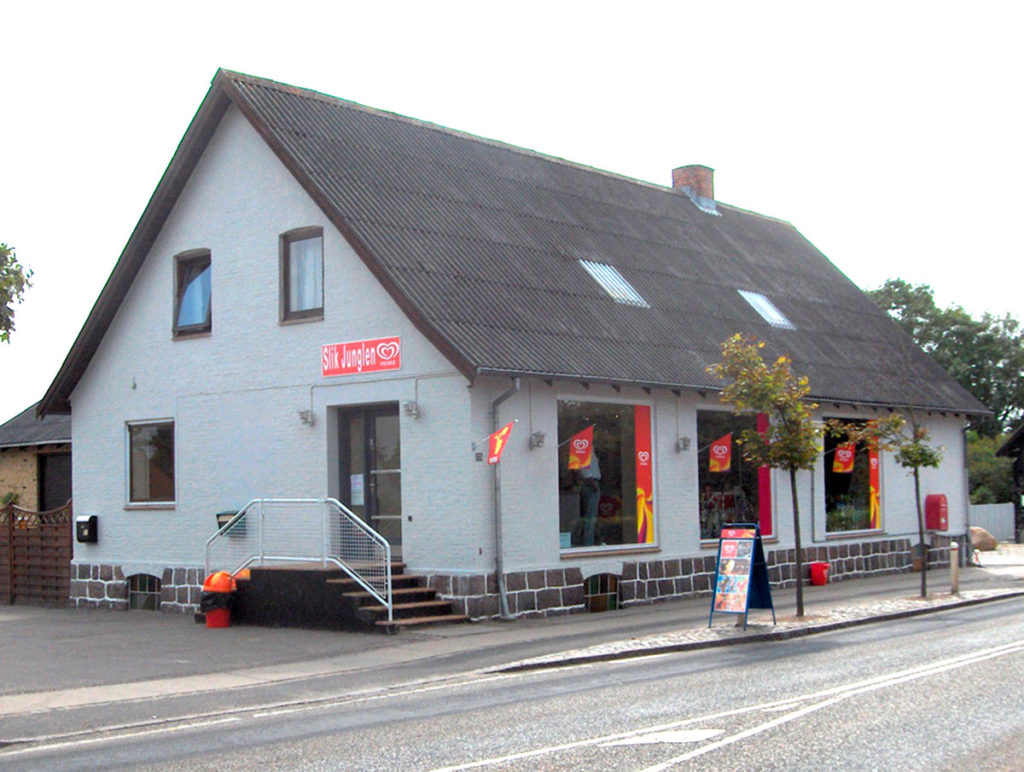 Da bygningen rummede en stor ta-selv-slikbutik ca 2015