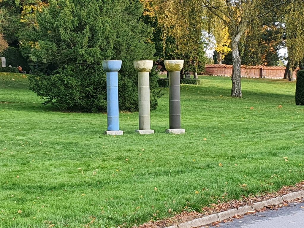 De tre søjler på Filadelfia i Dianalund