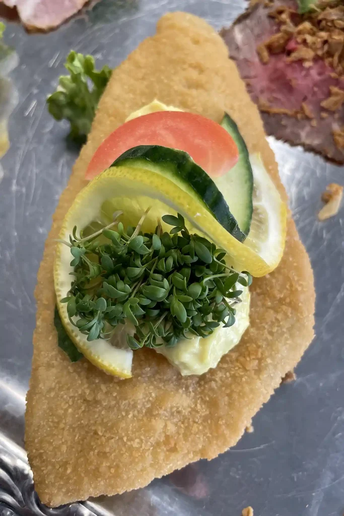 Luksus smørrebrød med Fiskefilet